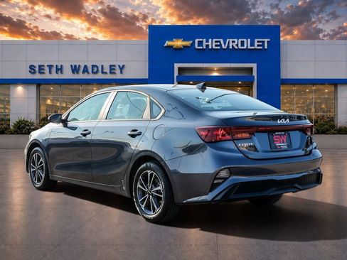 Used 2024 Kia Forte LXS w/ LXS Technology Package FWD image 5