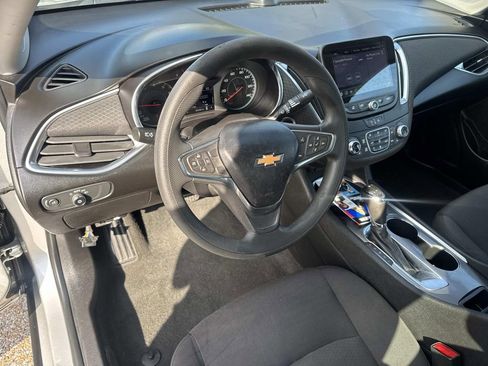 Used 2020 Chevrolet Malibu LT image 19