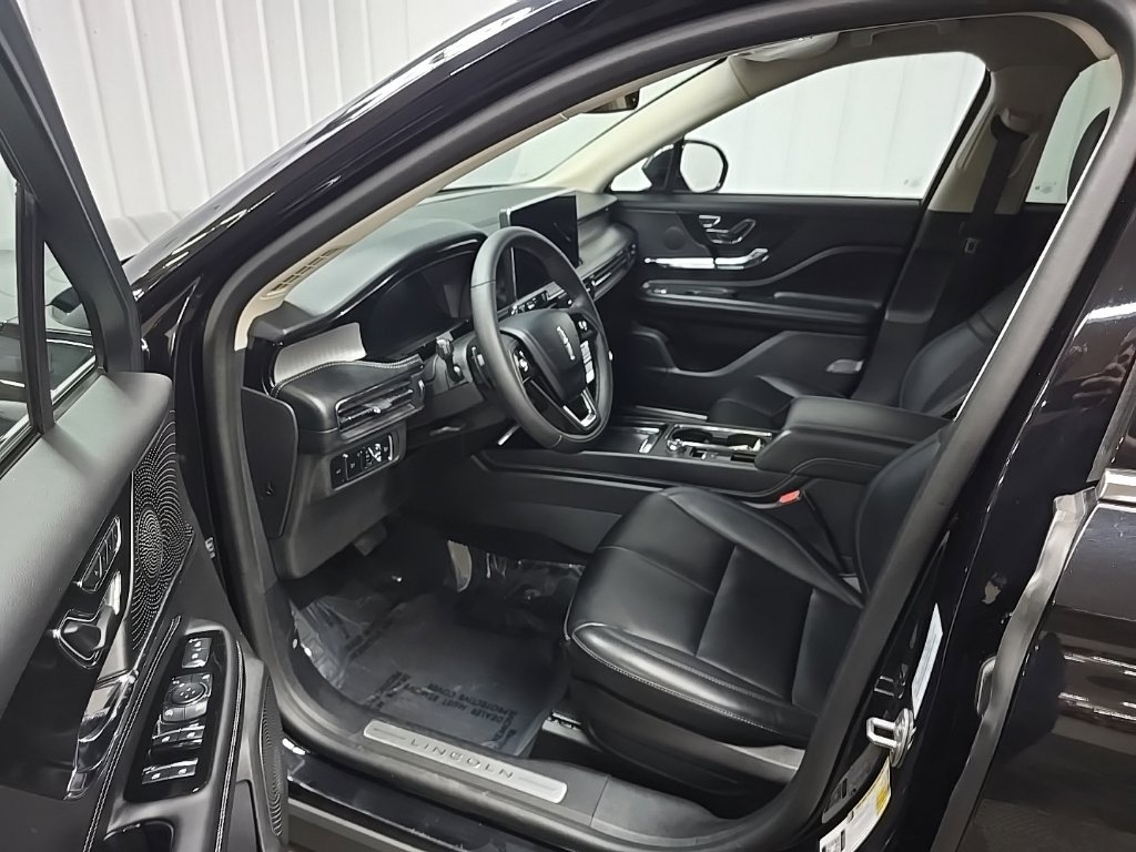 Used 2024 Lincoln Corsair AWD image 30