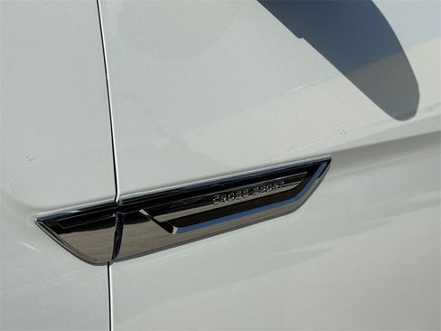 New 2026 Volkswagen Atlas Cross Sport SE image 5