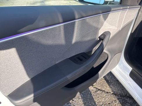 Used 2024 Tesla Model 3 Standard Range image 19