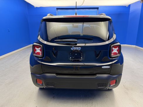 Used 2016 Jeep Renegade Latitude FWD image 6