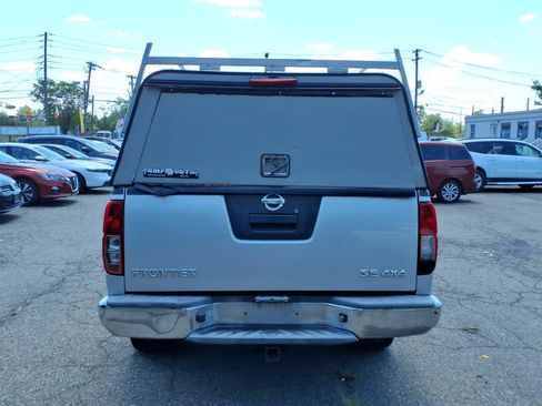 Used 2010 Nissan Frontier SE AWD/4WD image 6