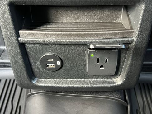 Used 2022 Ford Edge SEL w/ Convenience Package image 46