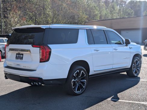 Used 2023 GMC Yukon XL Denali image 9