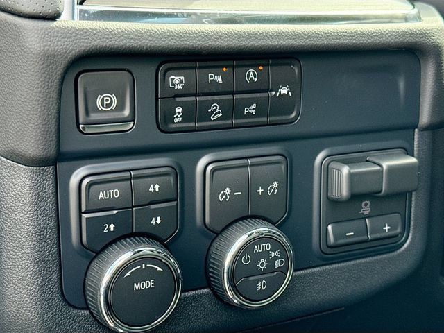 New 2025 Chevrolet Tahoe Premier AWD/4WD image 13