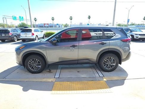 Used 2023 Nissan Rogue S image 7