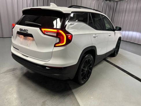 Used 2023 GMC Terrain SLT w/ Elevation Edition image 7