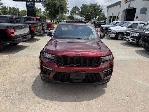 Used 2025 Jeep Grand Cherokee Limited w/ Black Appearance Package AWD/4WD image 41