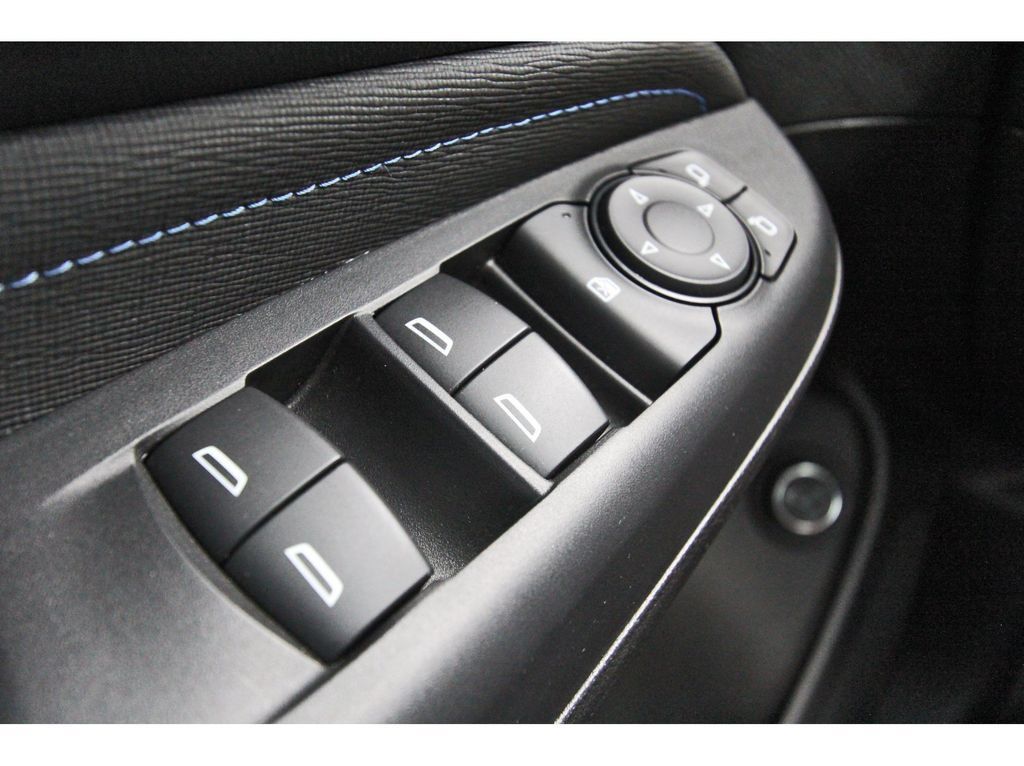 Used 2025 Buick Envista Sport Touring w/ Convenience I Package FWD image 20