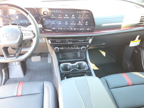 New 2026 Chevrolet Traverse RS w/ LPO, Floor Liner Package image 15