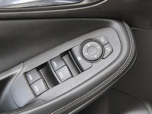 Used 2022 Buick Encore GX Essence w/ Experience Buick Package image 22