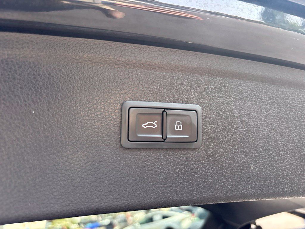 Used 2018 Audi Q5 2.0T Premium AWD/4WD image 11