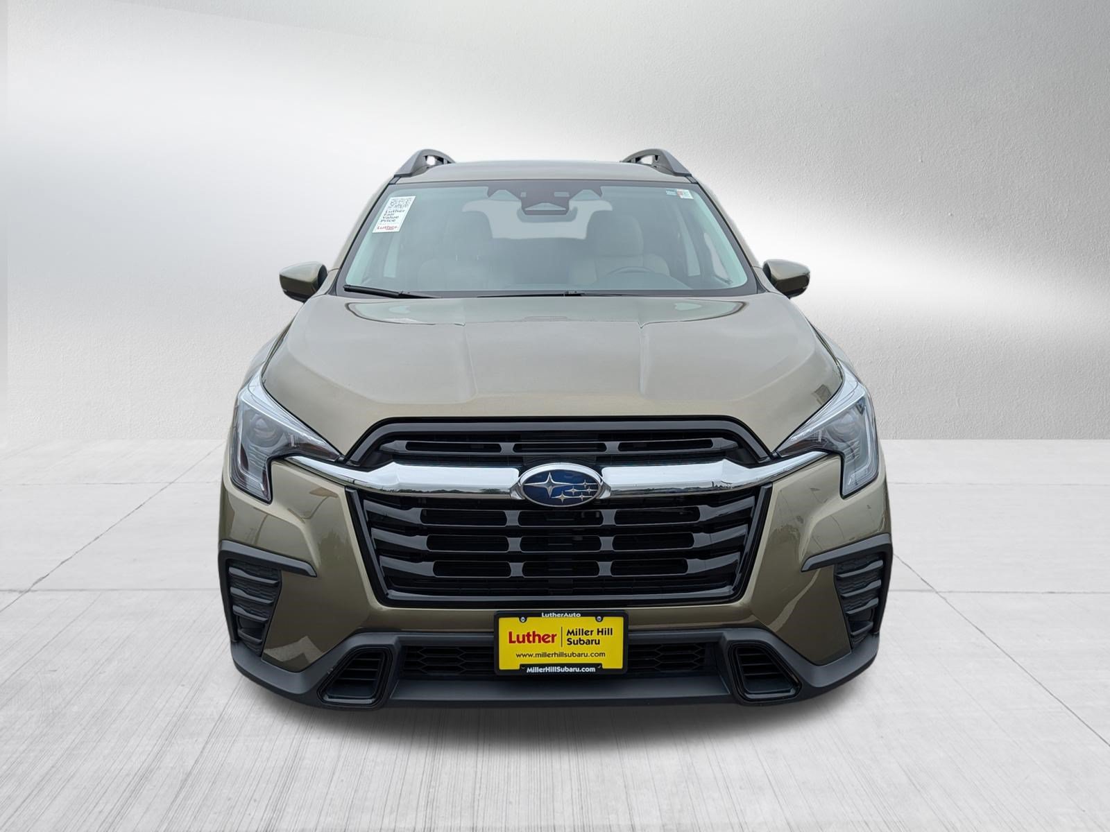 Used 2025 Subaru Ascent Premium AWD/4WD image 2