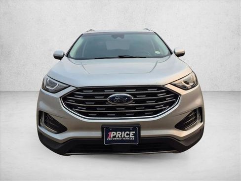 Used 2019 Ford Edge Titanium w/ Cold Weather Package AWD/4WD image 2