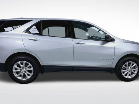 Used 2019 Chevrolet Equinox LS w/ LS Convenience Package image 9