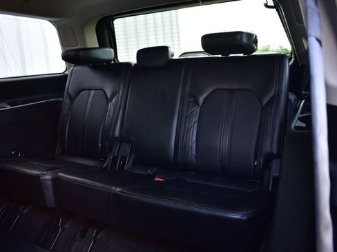 Used 2019 Ford Expedition Platinum AWD/4WD image 28