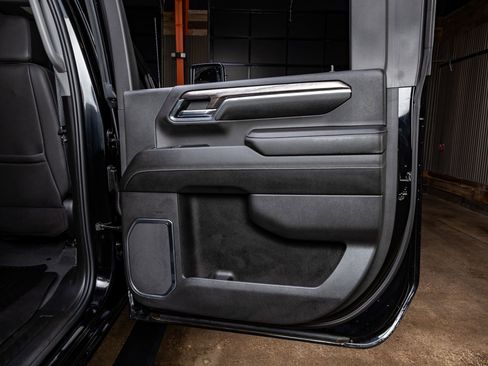 Used 2024 Chevrolet Silverado 2500 LTZ w/ LTZ Convenience Package image 38