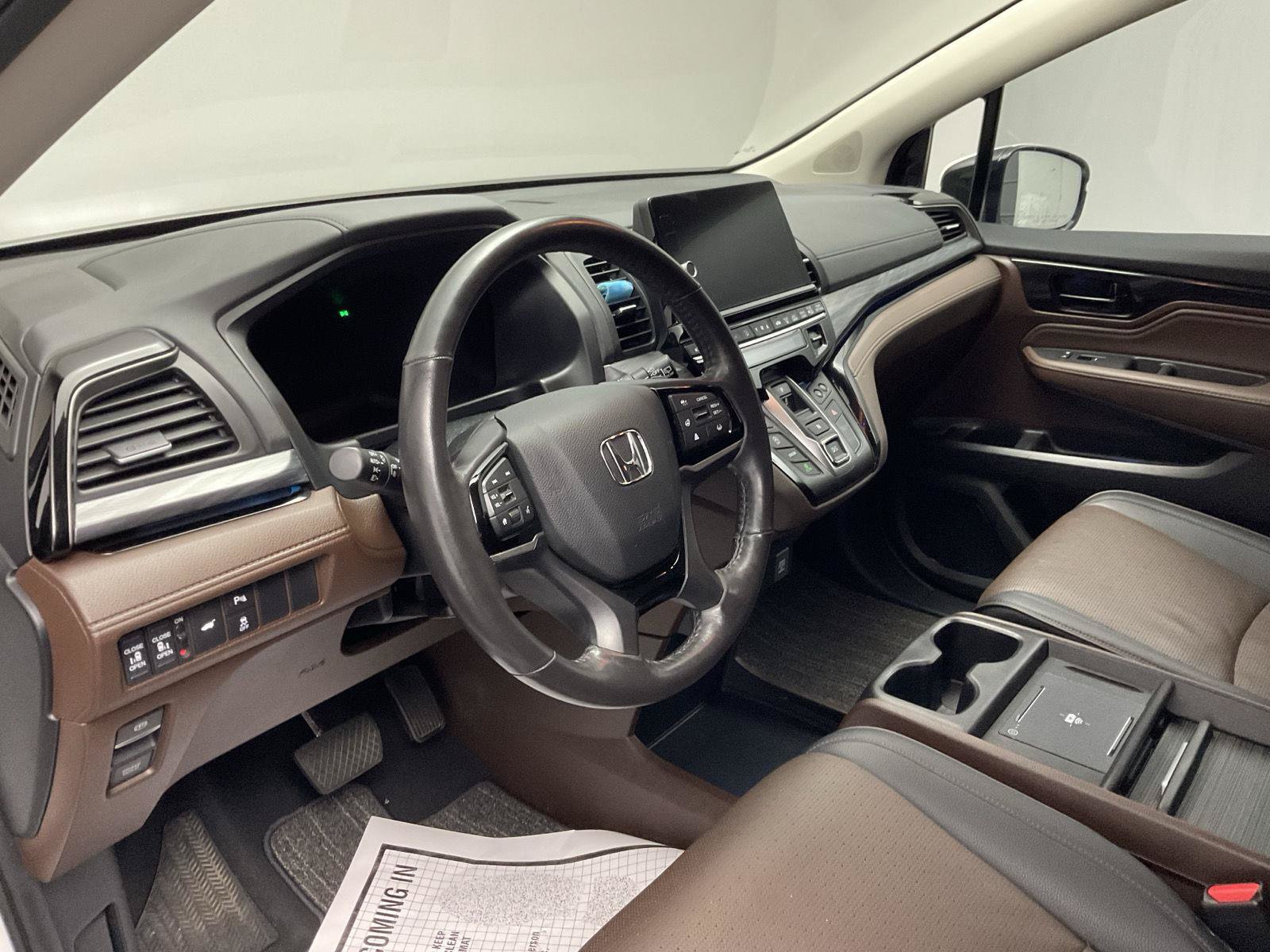 Used 2025 Honda Odyssey Elite image 11