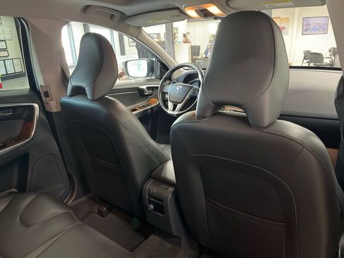 Used 2017 Volvo XC60 T5 Inscription w/ Preferred Option Package FWD image 41
