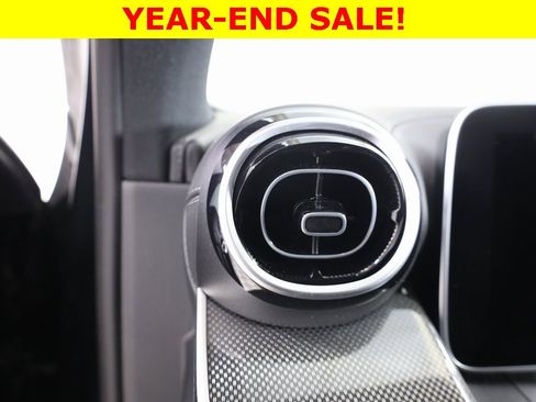 Used 2025 Mercedes-Benz GLC 300 4MATIC image 16