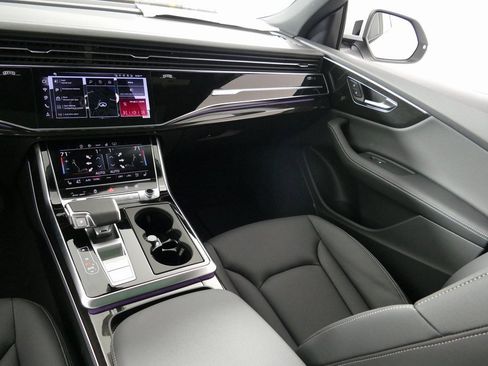 New 2026 Audi Q8 Premium Plus image 24