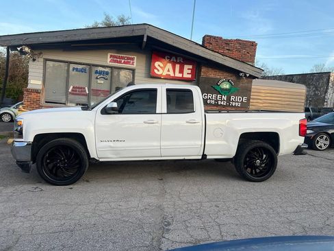 Used 2018 Chevrolet Silverado 1500 LT image 2
