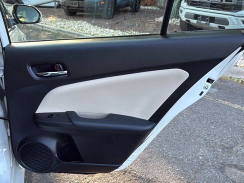 Used 2020 Toyota Prius XLE AWD/4WD image 15