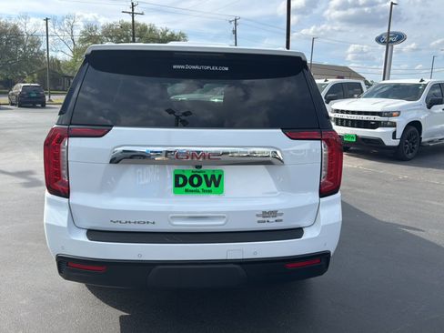 Used 2023 GMC Yukon SLE image 5