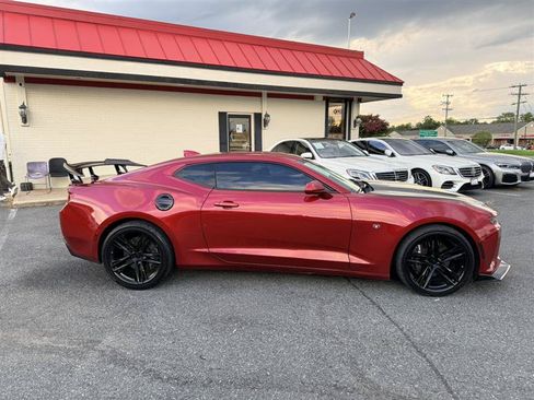 Used 2018 Chevrolet Camaro SS RWD image 4
