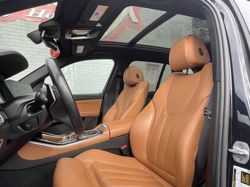 Used 2021 BMW X5 xDrive40i w/ M Sport Package image 12
