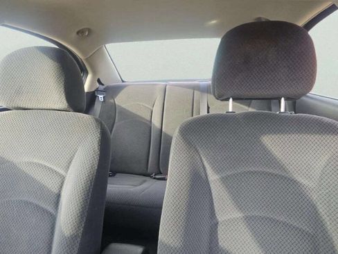 Used 2005 Chrysler Sebring Sedan image 9