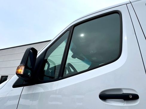 Used 2025 Mercedes-Benz Sprinter 2500 image 12
