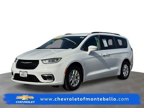 Used 2022 Chrysler Pacifica Touring-L image 1