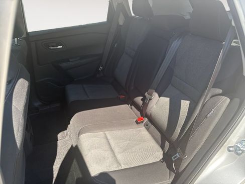 Used 2025 Nissan Rogue SV AWD/4WD image 13
