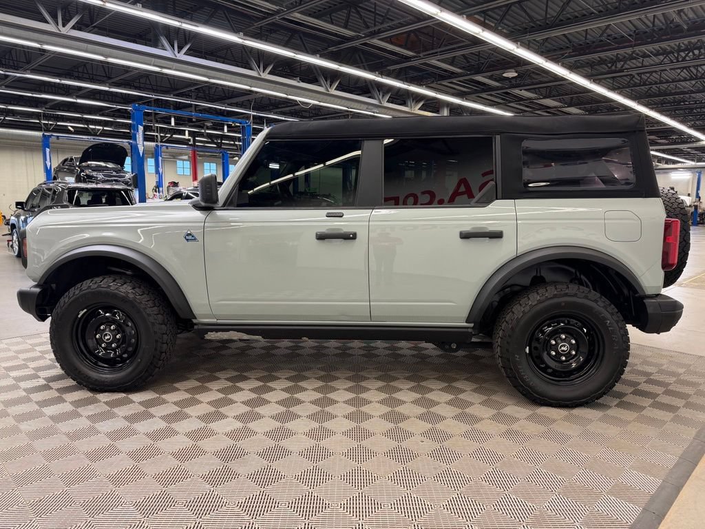 Used 2023 Ford Bronco Black Diamond AWD/4WD image 4