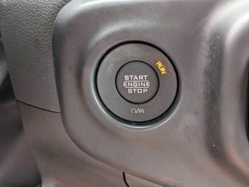 Used 2023 Jeep Gladiator Overland AWD/4WD image 29