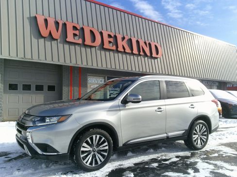 Used 2020 Mitsubishi Outlander SEL image 1
