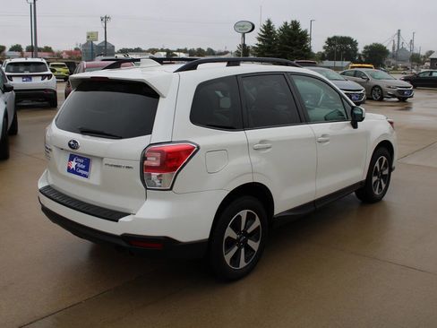 Used 2018 Subaru Forester 2.5i Premium image 5