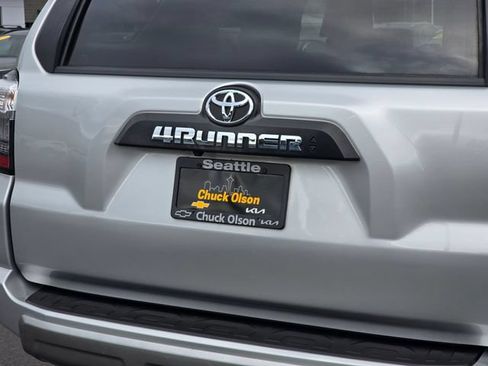 Used 2021 Toyota 4Runner TRD Off-Road Premium w/ Moonroof Package AWD/4WD image 16