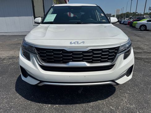 Used 2023 Kia Seltos LX image 2