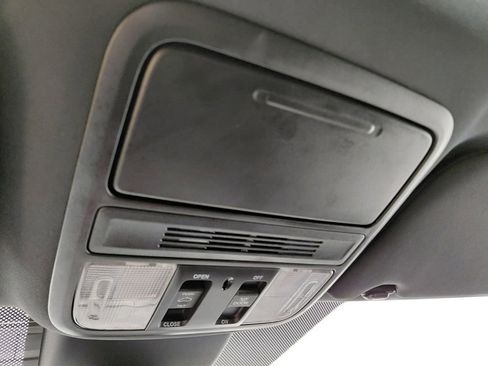 Used 2025 Honda Odyssey Sport-L image 41