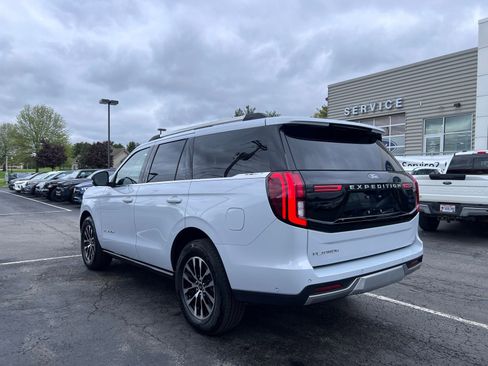 Used 2025 Ford Expedition Platinum AWD/4WD image 6