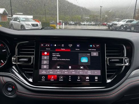 Used 2025 Dodge Durango GT AWD/4WD image 16