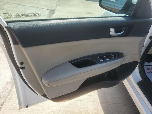 Used 2018 Kia Optima LX image 15