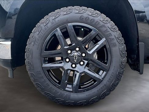 Used 2021 Chevrolet Silverado 1500 LT w/ Convenience Package II image 33