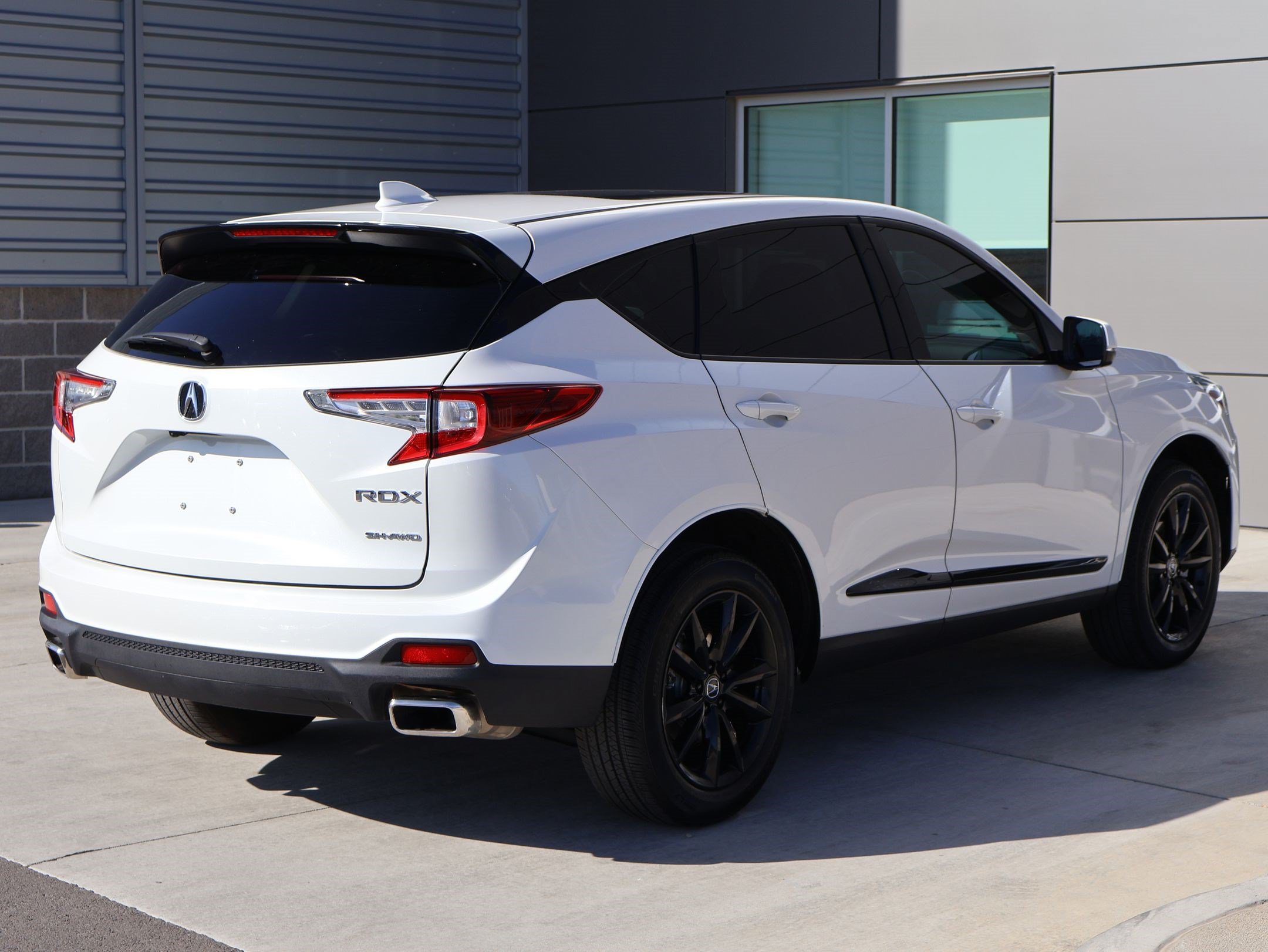 Used 2025 Acura RDX SH-AWD image 5