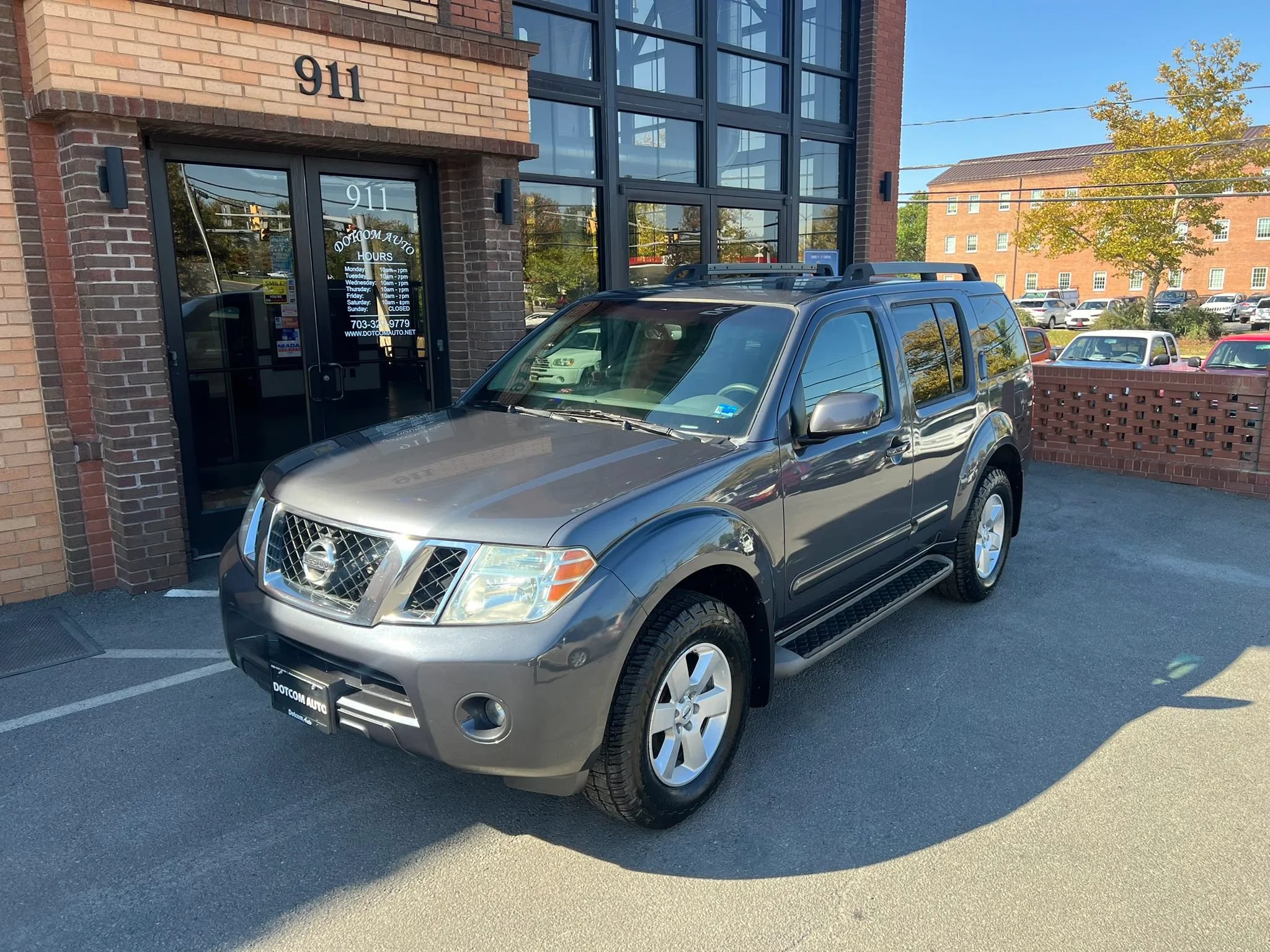 Used 2012 Nissan Pathfinder SV AWD/4WD image 1