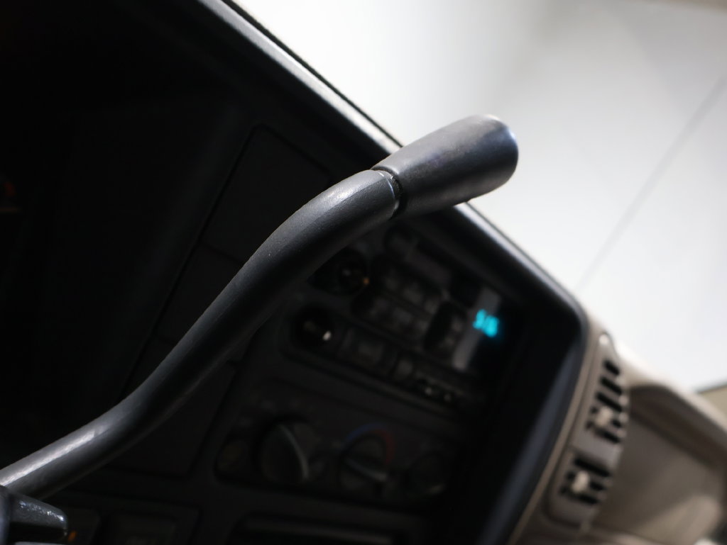 Used 1999 GMC Suburban 4WD w/ Marketing Opt Pkg 3 image 29