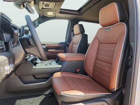 New 2026 GMC Sierra 3500 Denali Ultimate AWD/4WD image 17